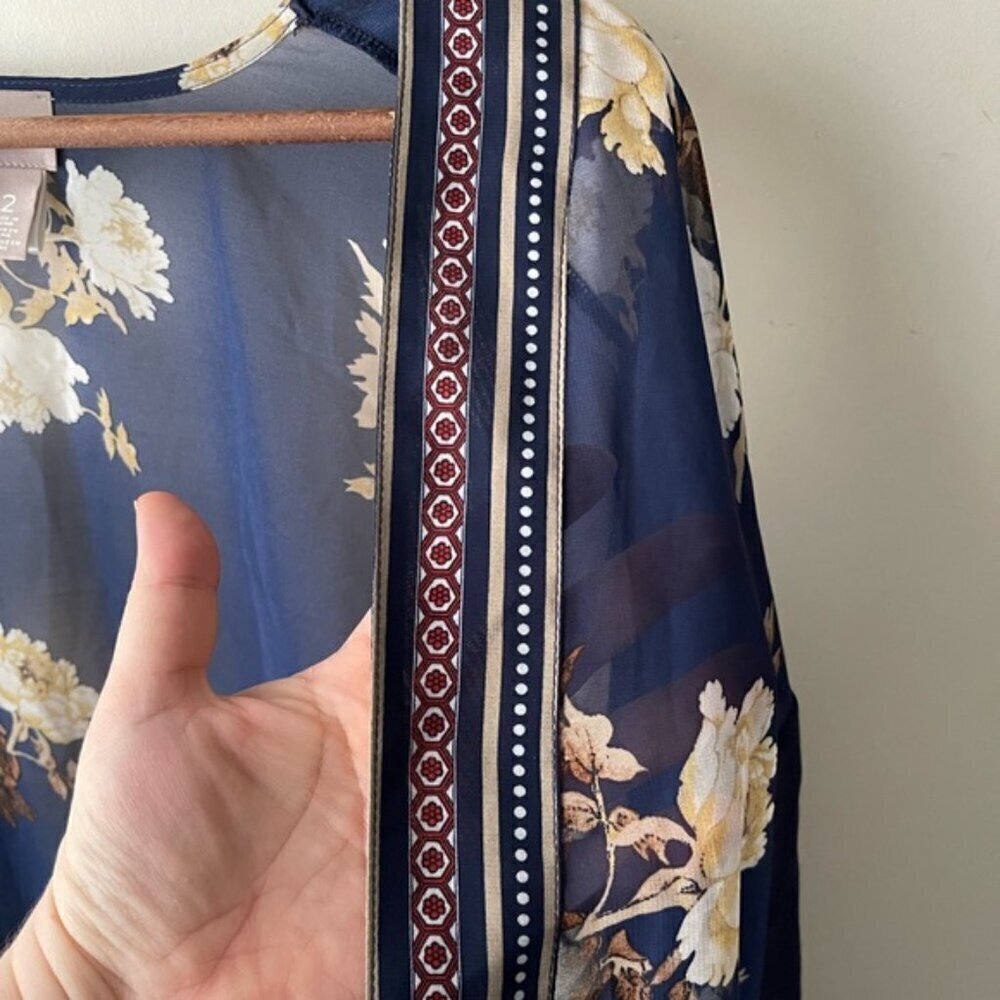 Chico’s Tasseled floral semi-sheer Navy/Cream kimono cardigan Medium open front - Picture 4 of 9